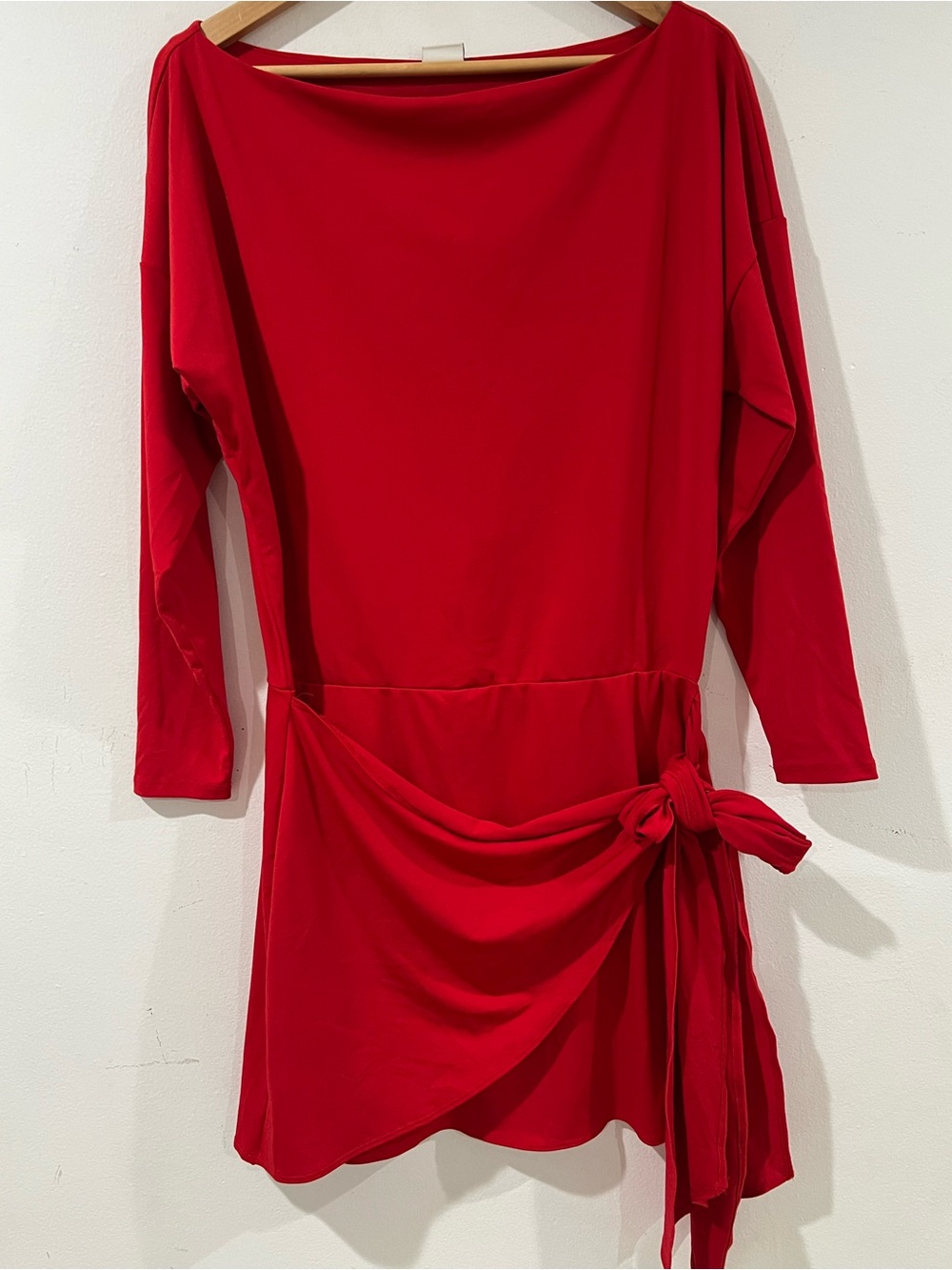 Abercrombie
& Fitch  Red Tie-Waist Boatneck Dress - Women L